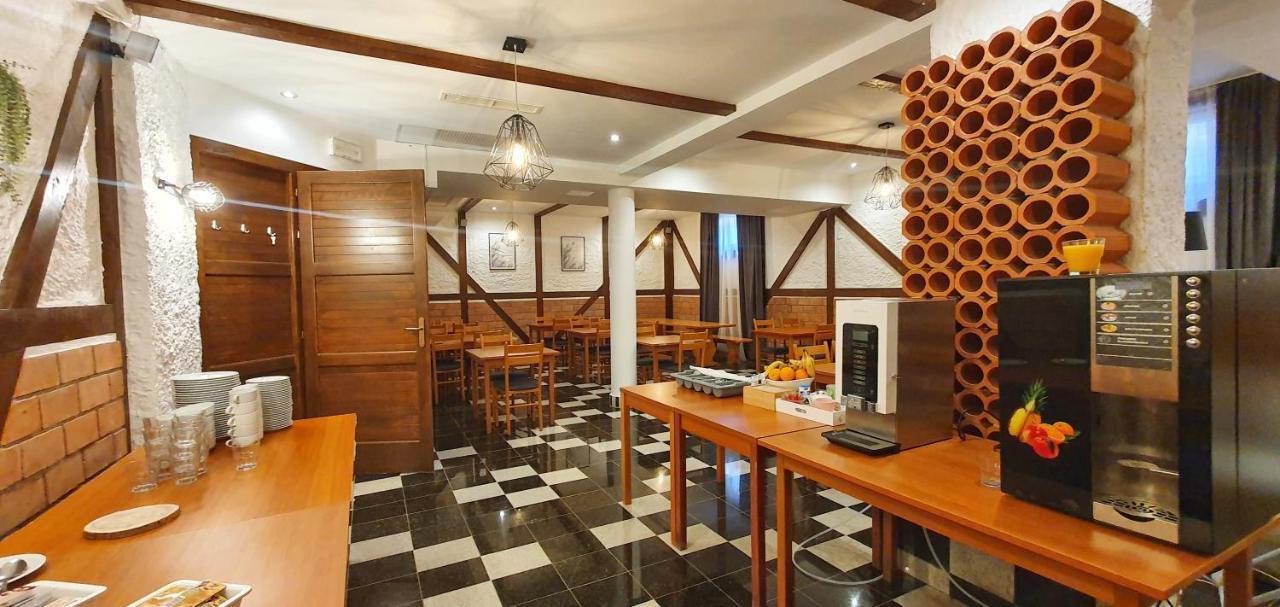 Aparthotel Zaton ザトン エクステリア 写真