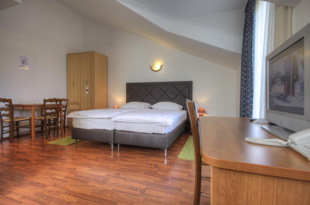 Aparthotel Zaton ザトン エクステリア 写真