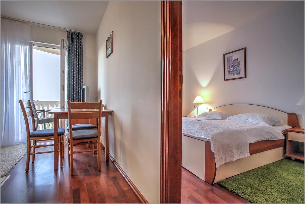 Aparthotel Zaton ザトン エクステリア 写真