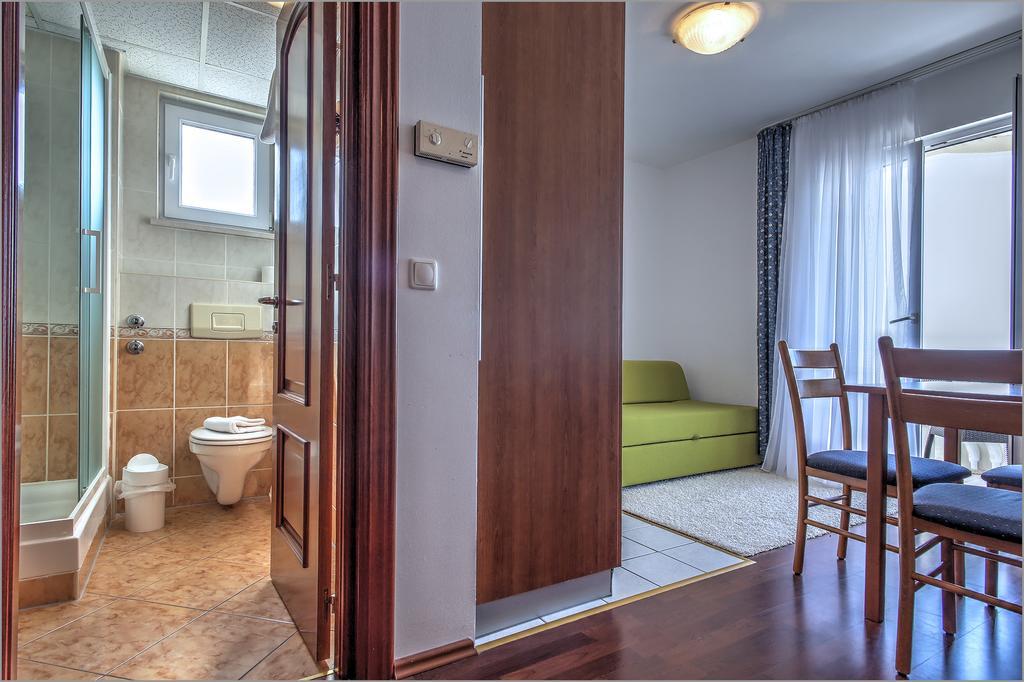 Aparthotel Zaton ザトン エクステリア 写真
