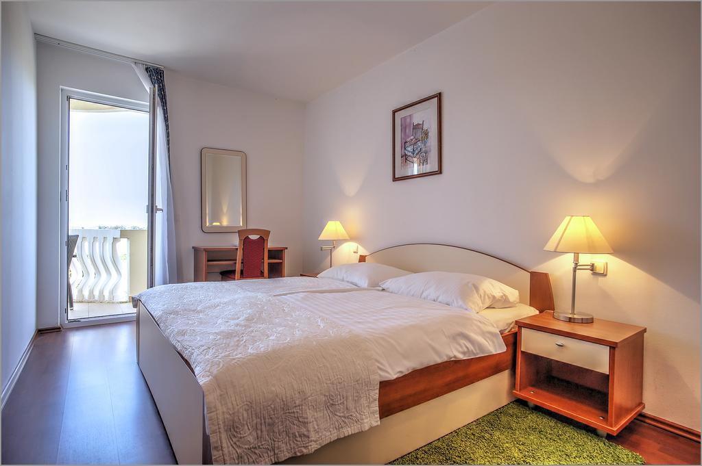 Aparthotel Zaton ザトン エクステリア 写真