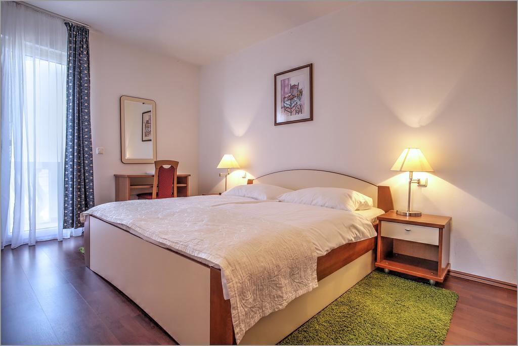 Aparthotel Zaton ザトン エクステリア 写真