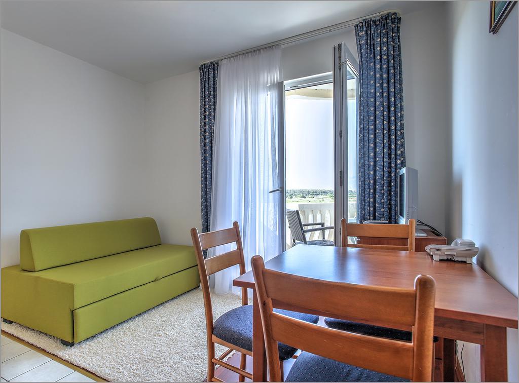 Aparthotel Zaton ザトン エクステリア 写真
