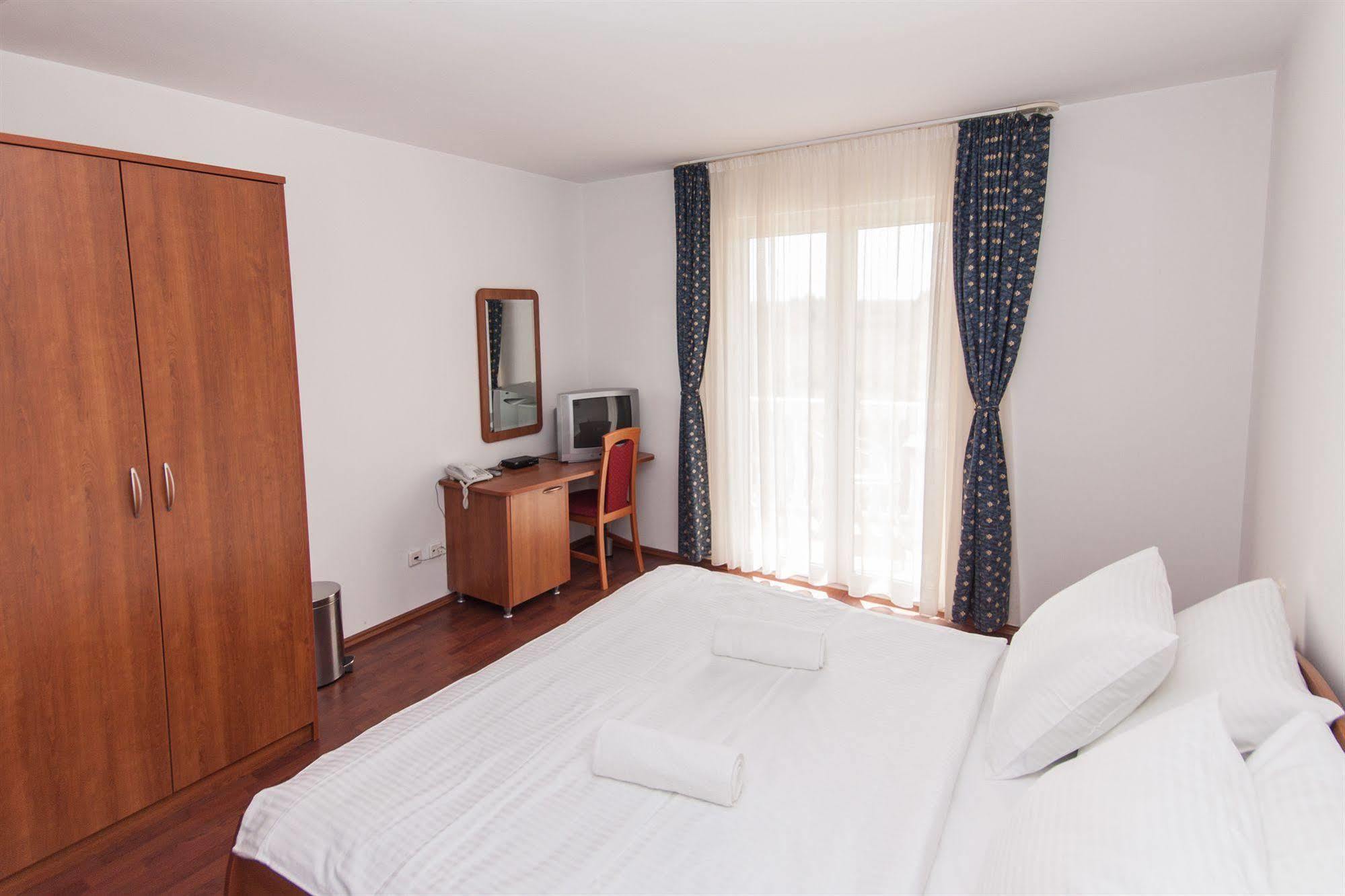 Aparthotel Zaton ザトン エクステリア 写真
