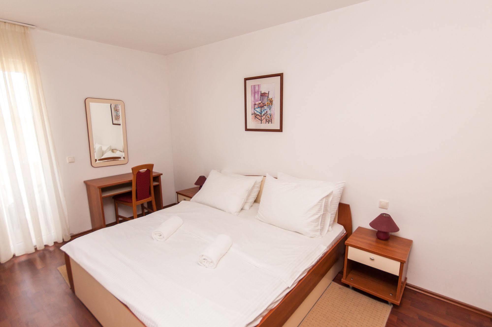 Aparthotel Zaton ザトン エクステリア 写真